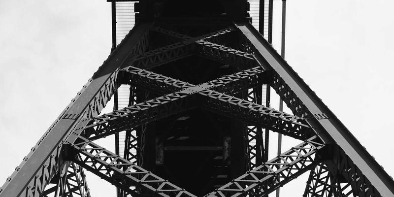 IPv6规模化部署：驱动力、技术难点与过渡策略深度解析